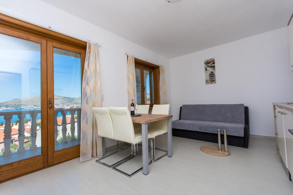 Apartments Bisera Trogir Ngoại thất bức ảnh