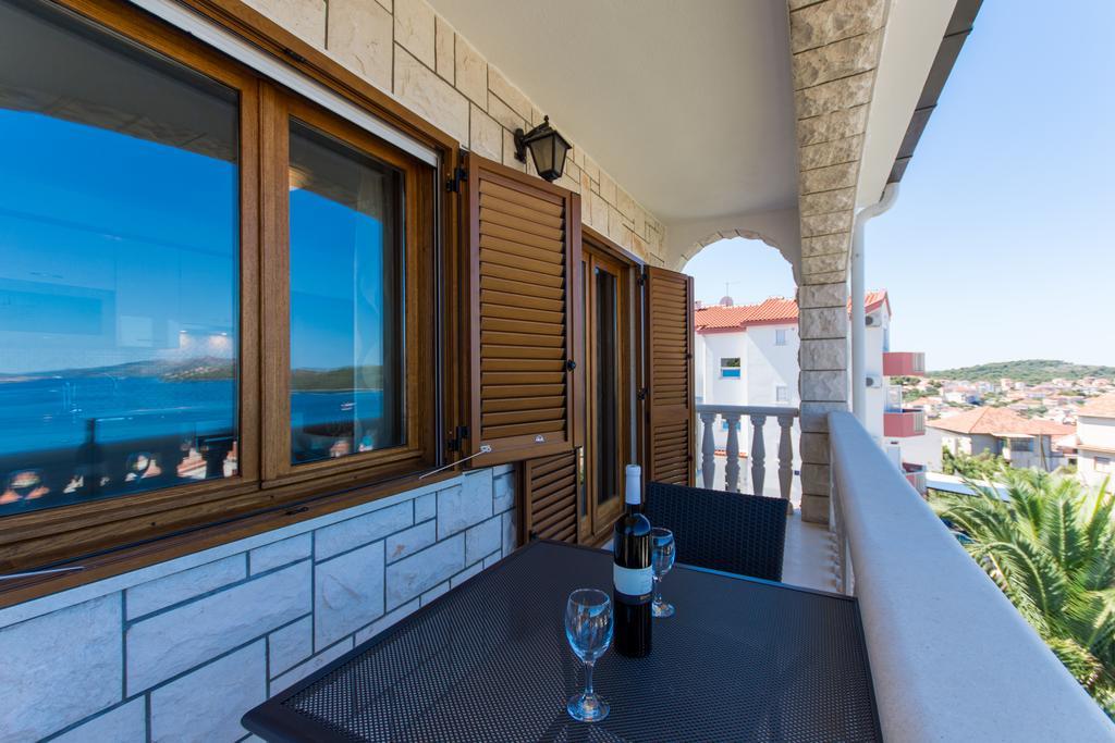 Apartments Bisera Trogir Ngoại thất bức ảnh