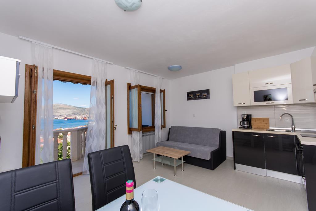 Apartments Bisera Trogir Ngoại thất bức ảnh