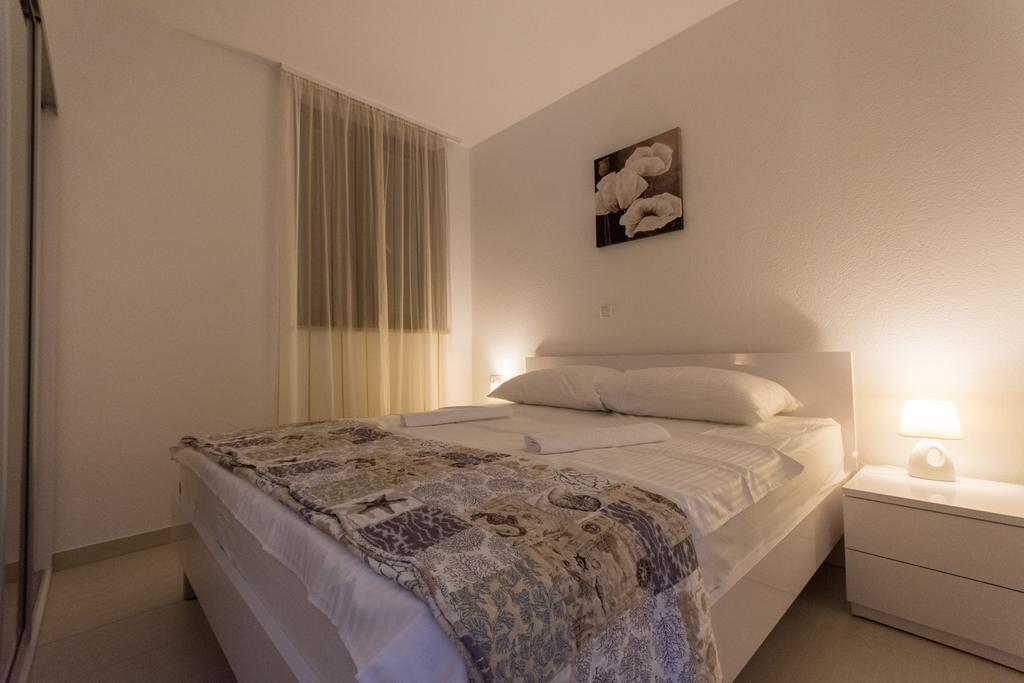Apartments Bisera Trogir Ngoại thất bức ảnh