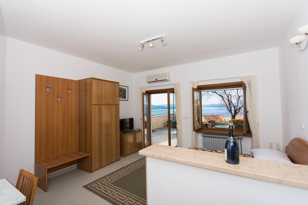 Apartments Bisera Trogir Ngoại thất bức ảnh