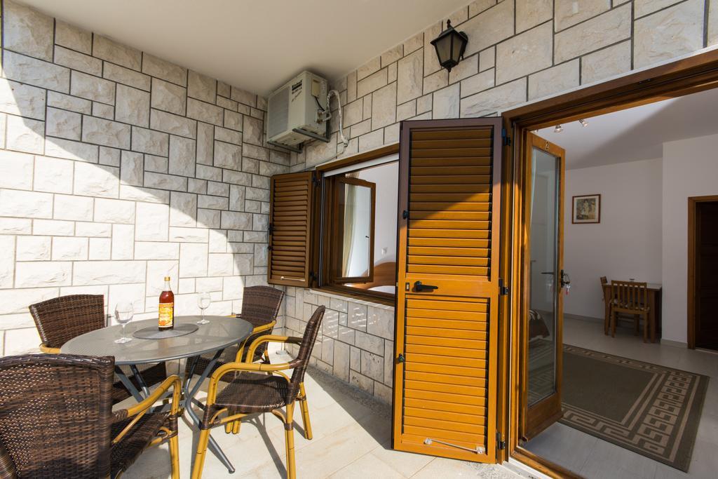 Apartments Bisera Trogir Ngoại thất bức ảnh